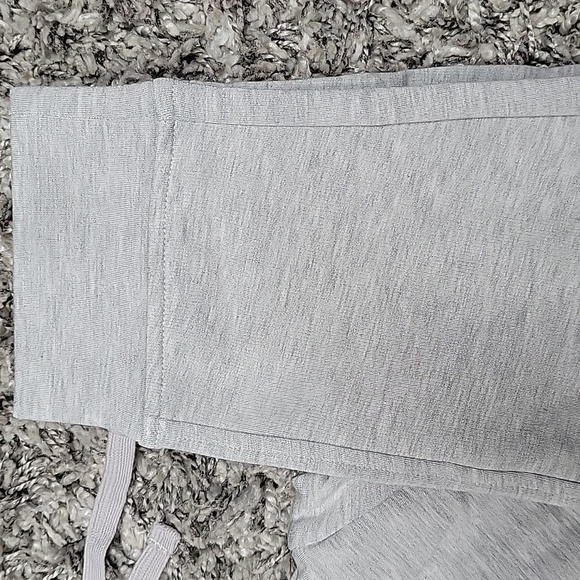 Brand new Quince jogger set in size Small - Picture 5 of 8